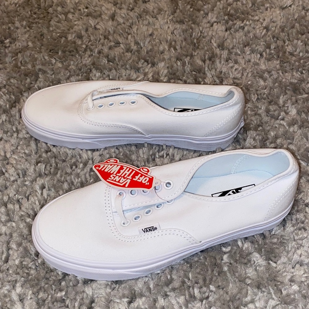 BRAND NEW white lace up vans *never tried on*